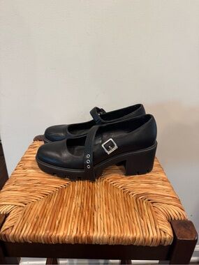 Dolce Vita Black Mary Jane Lug Sole Heels size 9